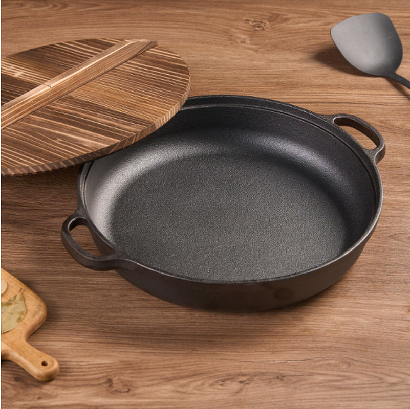 WANGYUANJI 11Cast Iron Wok with Dual Handles and Wooden Lid, Uncoated Frying Pan for Gas and IH, Chinese Thickened Pancake Pan, Stir-Frying and IH Universal, with Free Steel Wire Ball