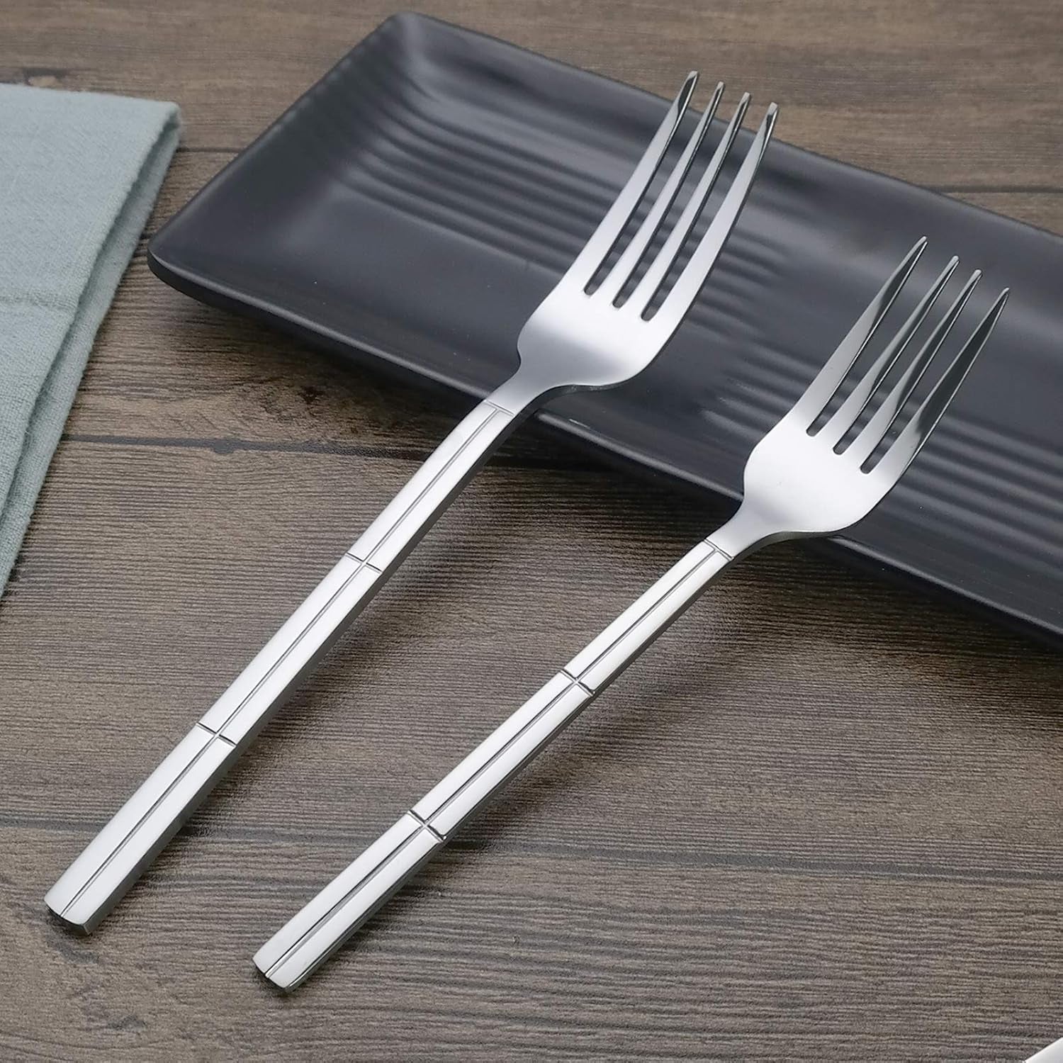 Elegant 40-Piece Stainless Steel Cutlery Set - Complete Flatware Service for 8
